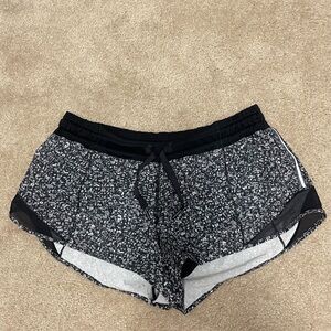 Lululemon Athletica Hotty Hot Short 2.5” OG